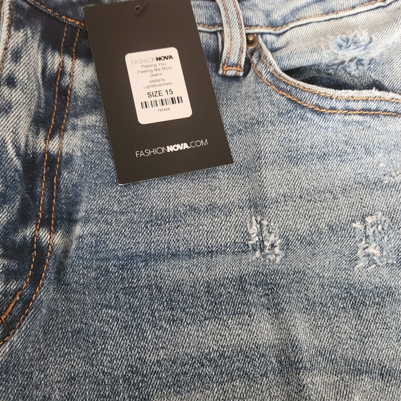 Jeans - Picture 3 of 4